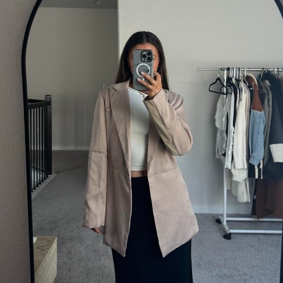 Tan oversized blazer🤎👢 - Picture 1 of 8
